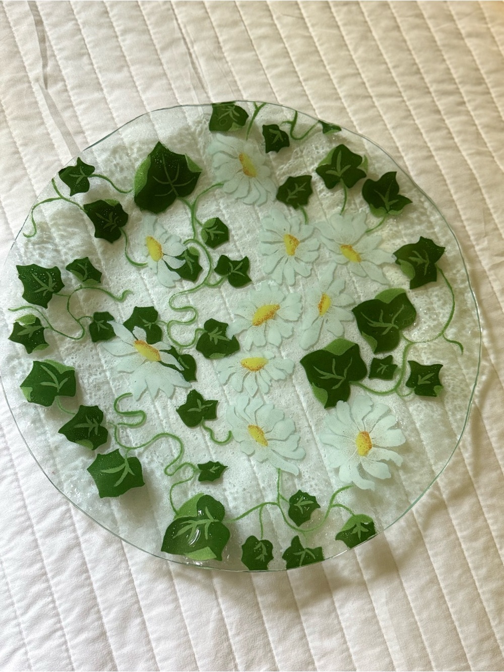 Vintage AC Ross Charger Plate w/ White Daisy and Green Ivy Motif- serving plater
